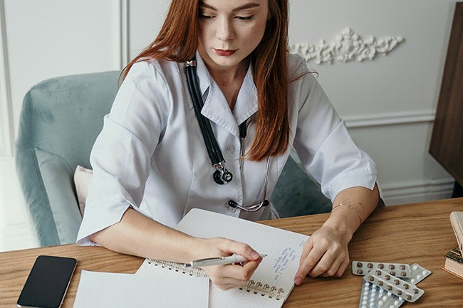 How to Become a Medical Insurance Underwriter