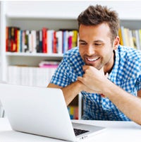 Online student hyped about financial opportunities