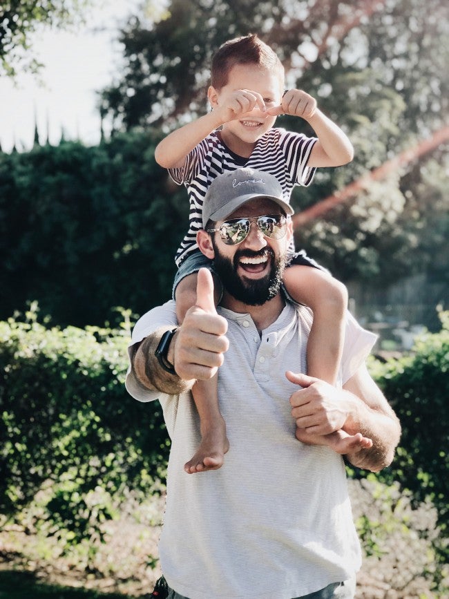 Dad spending time with kid 4 day work week