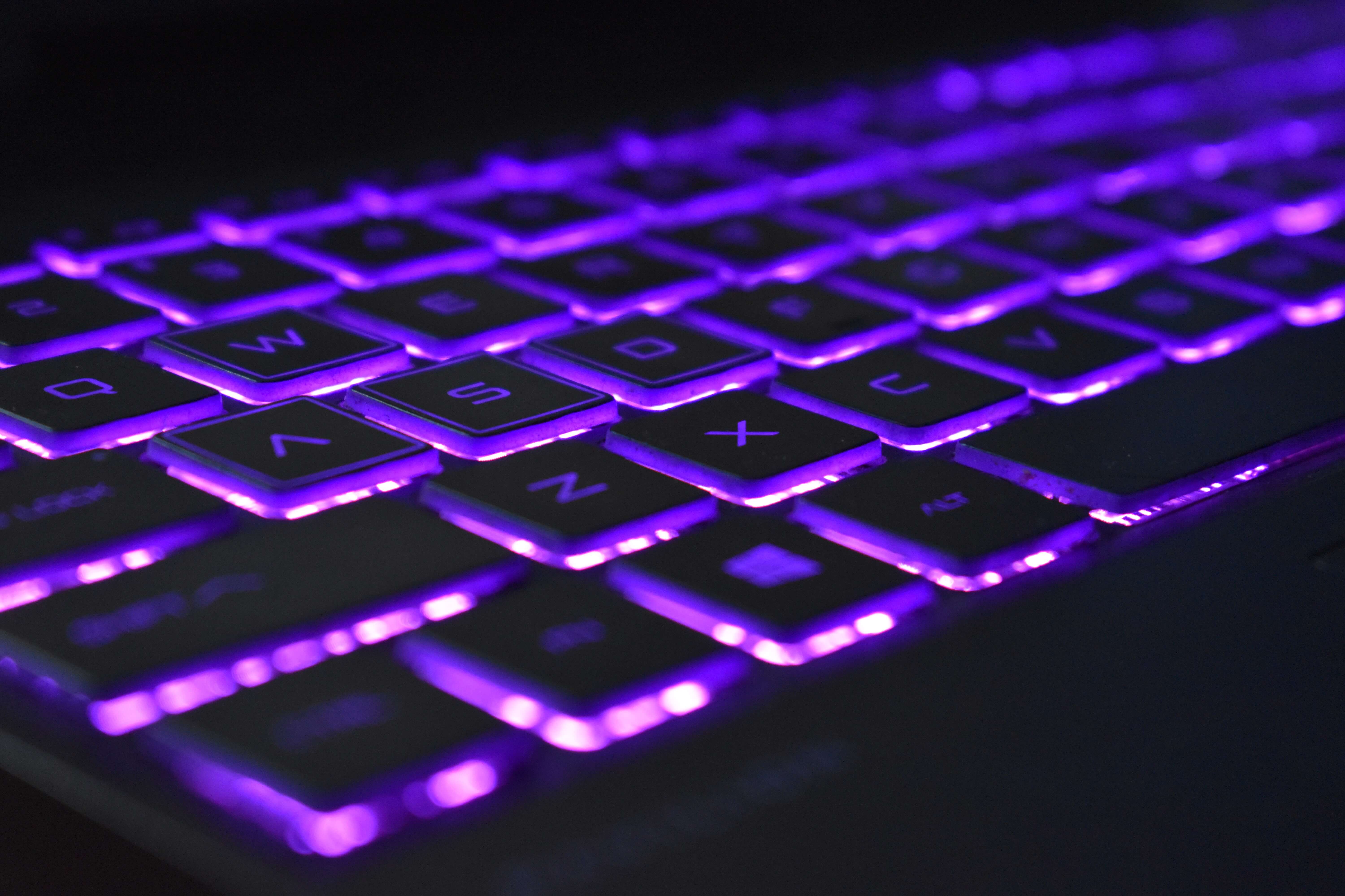 purple lighted keyboard