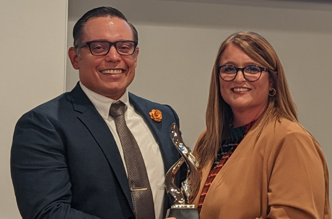 WGU Grad Ashlei Ashmore and Regional Director Manny Gonzalez
