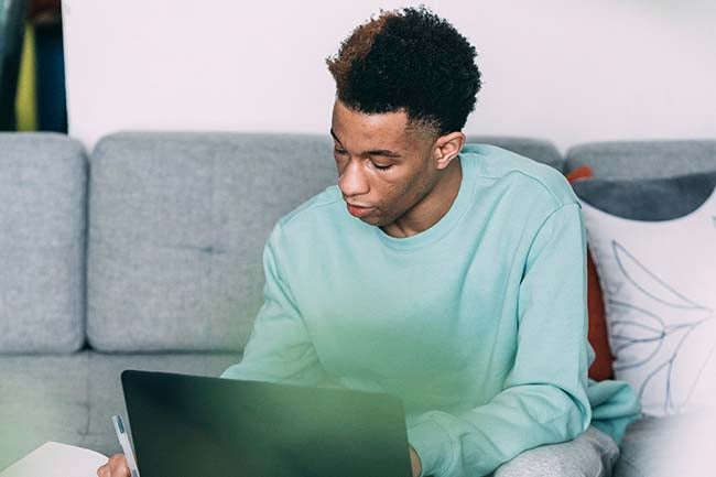 female IT professional working as a Java programmer